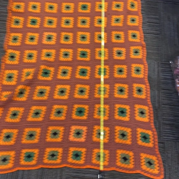 Beautiful, vintage, granny, square app can crochet/net blanket throw